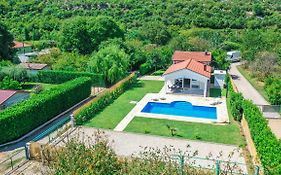 Villa Mirna